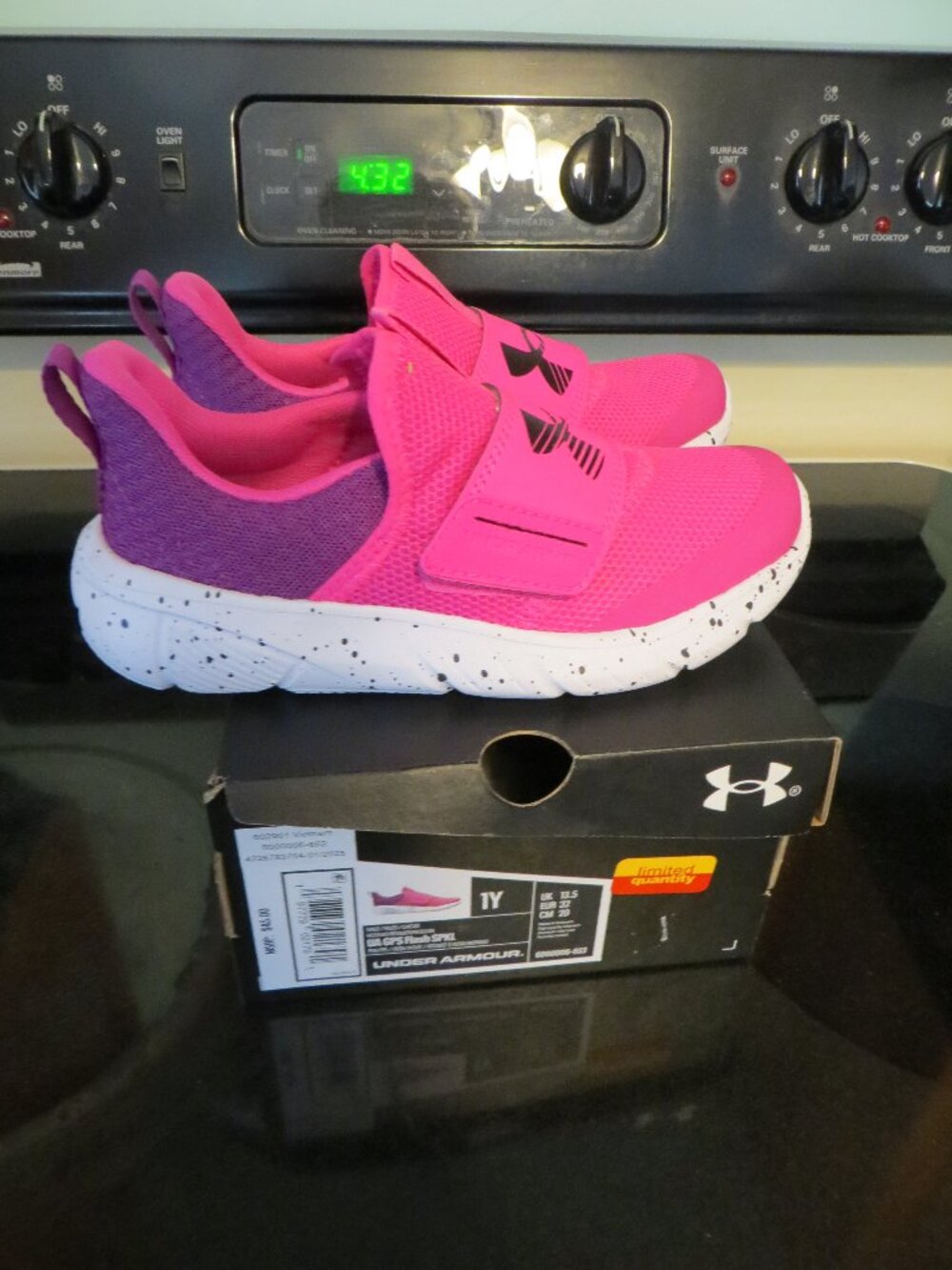 Girl's Under Armour GPS Flash Spkl Sneakers - Picture 2 of 5